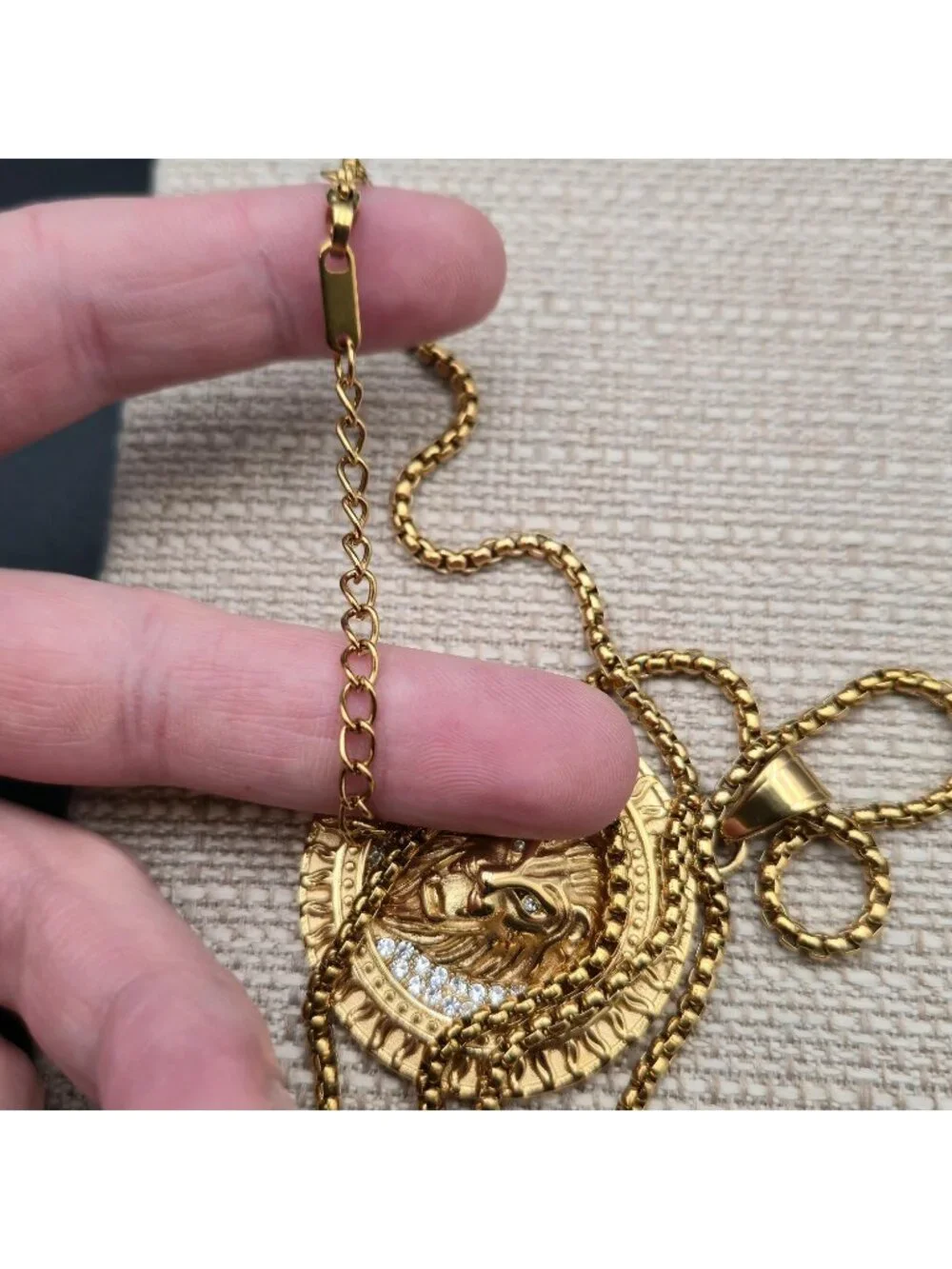 24 Inch Gold Lion Head Medallion Pendant Necklace with Iced Hip Hop Jewelry B154